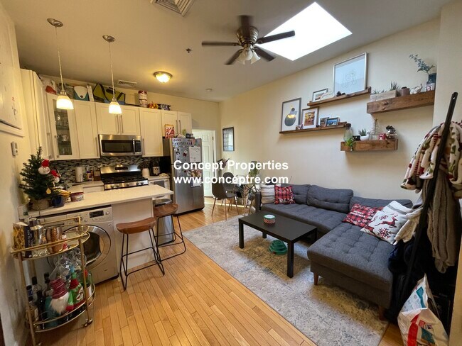 243 Northampton St, Unit 4