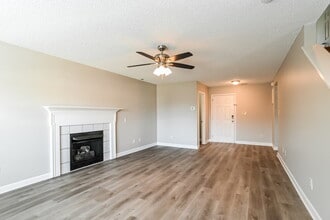 4728 Aldersbrook Dr in Monroe, NC - Foto de edificio - Building Photo