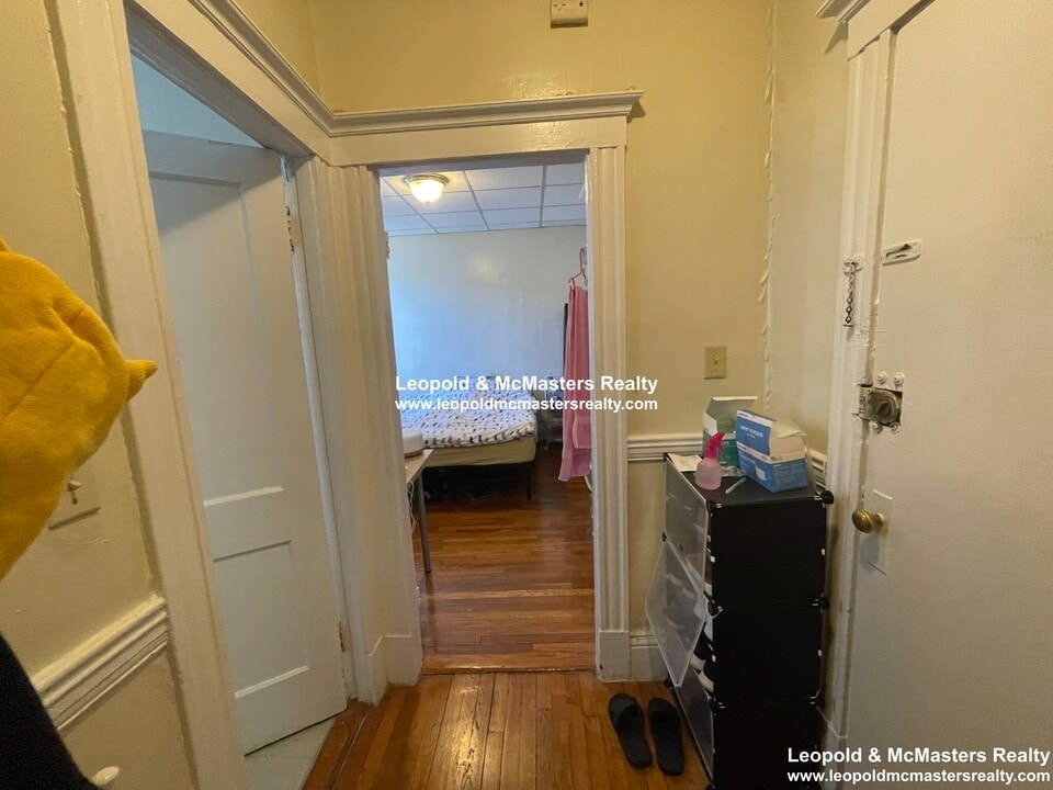 221 Kelton St, Unit Kelton Street in Boston, MA - Building Photo