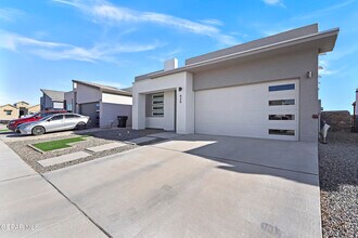 620 Paseo Modesto Dr in Horizon City, TX - Building Photo - Building Photo