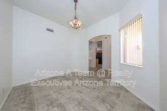 352 S Vía De Los Rosales in Tucson, AZ - Building Photo - Building Photo