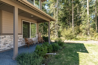 2934 SW Crestwood Dr in Oak Harbor, WA - Building Photo - Building Photo