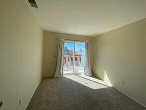 2362 Valley W Dr in Santa Rosa, CA - Building Photo - Building Photo