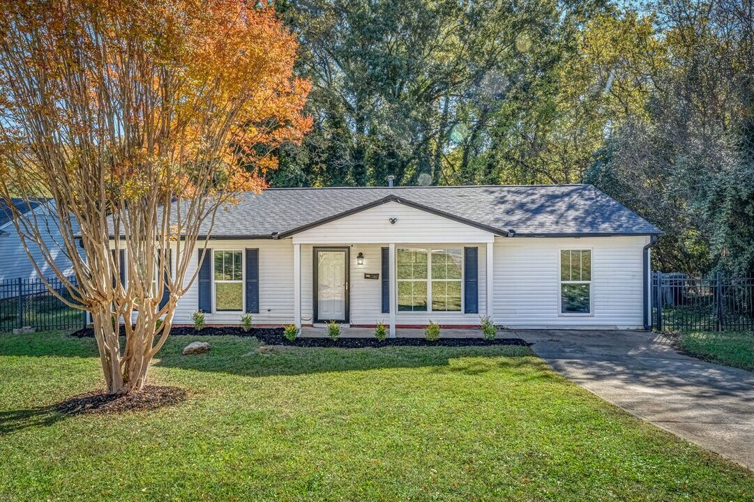 283 E Hampton Ave in Spartanburg, SC - Building Photo