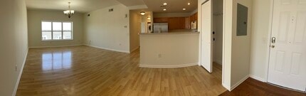 358 Rector St, Unit 705 in Perth Amboy, NJ - Foto de edificio - Building Photo