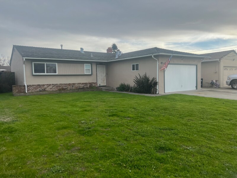 1740 Vía Escondido in San Lorenzo, CA - Building Photo