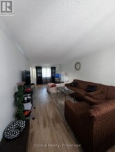 30 Green Valley Dr in Kitchener, ON - Building Photo - Building Photo