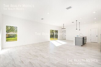 1155 Yakutat Ave SE in Palm Bay, FL - Building Photo - Building Photo