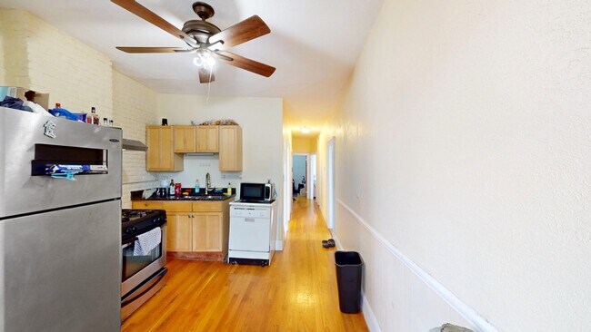 86 Hammond St, Unit 4