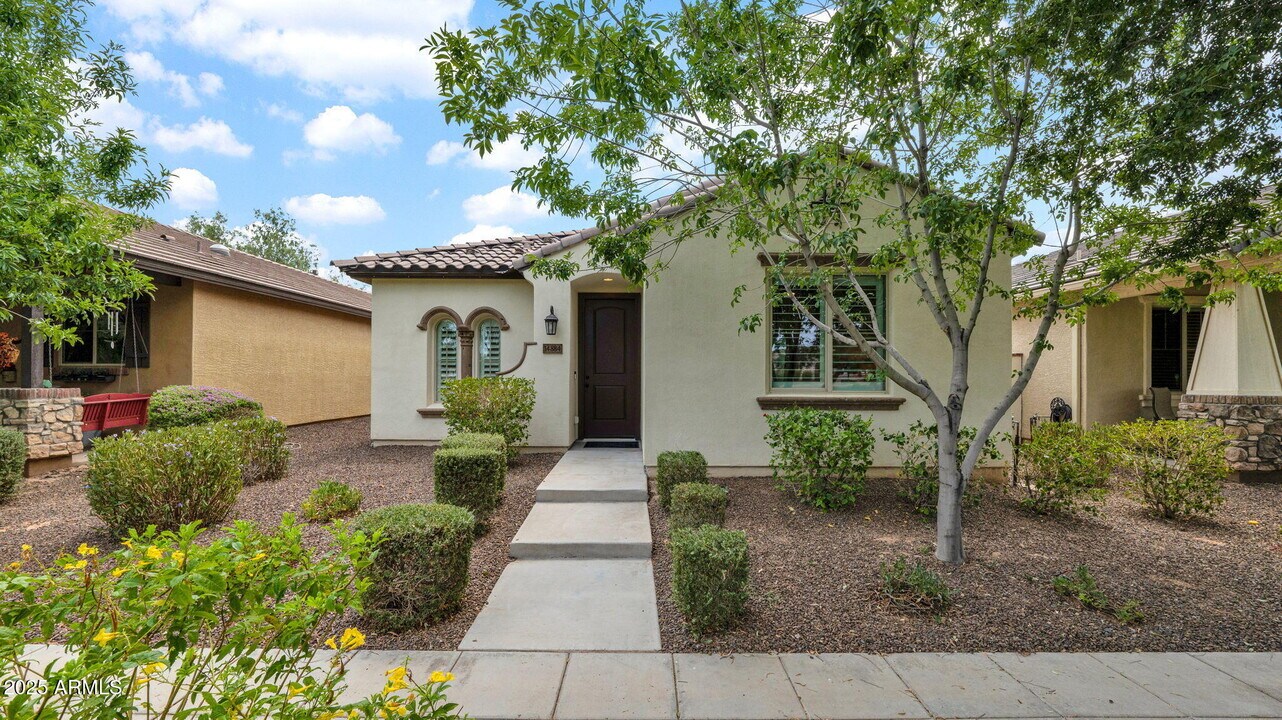 14884 W Pershing St in Surprise, AZ - Building Photo
