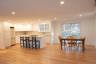 6 Eastfield Rd in Cape Elizabeth, ME - Building Photo