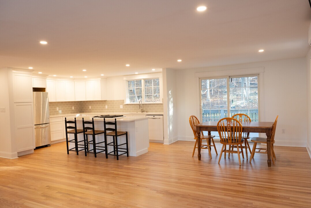 6 Eastfield Rd in Cape Elizabeth, ME - Building Photo