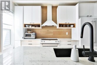 21 Alma Ave in Toronto, ON - Building Photo - Building Photo