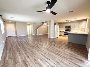 2613 Pinerock St in Las Vegas, NV - Building Photo - Building Photo