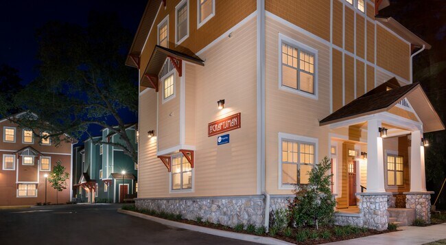 Circa Properties in Gainesville, FL - Building Photo - Building Photo