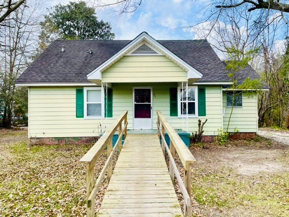 property at 704 S Trammell St