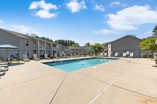 Autumn Park in Oxford, NC - Building Photo