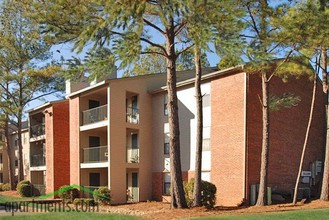 Royal Hills in Tuscaloosa, AL - Foto de edificio - Building Photo