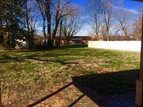 605 Meadowlawn Ave in Bowling Green, KY - Foto de edificio - Building Photo