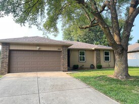 1441 W Seminole St in Springfield, MO - Building Photo