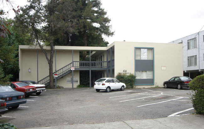 Sequoia Apartments in Oakland, CA - Building Photo - Building Photo