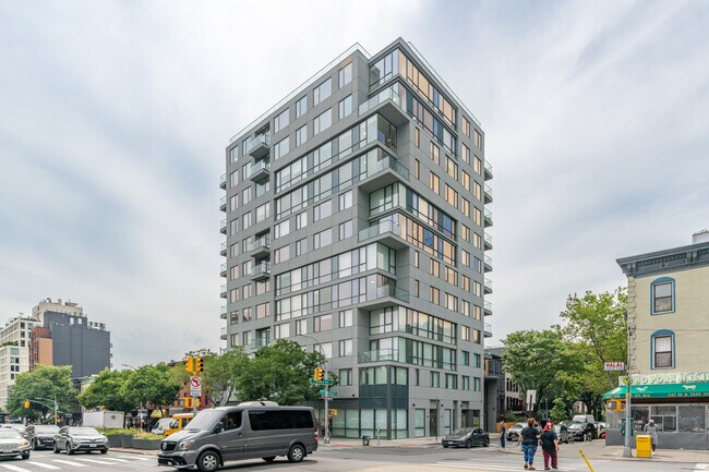 52 4th Ave