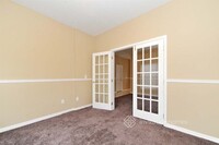 7611 Wood Violet Dr in Gibsonton, FL - Building Photo - Building Photo