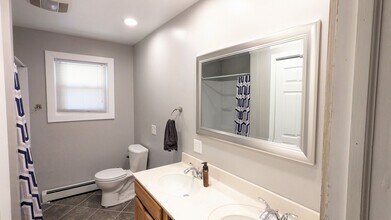 3555 Chippewa Dr in Norton Shores, MI - Building Photo - Building Photo