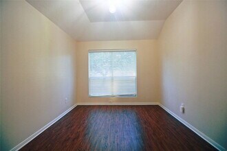 16928 Scenic Knoll in Conroe, TX - Building Photo - Building Photo