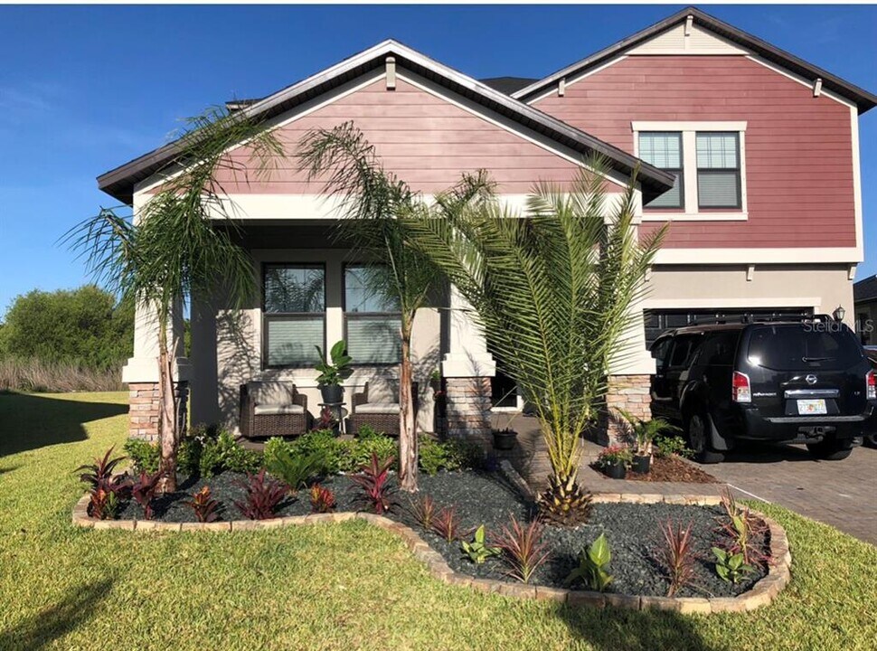 10002 Victory Gallop Loop in Ruskin, FL - Building Photo
