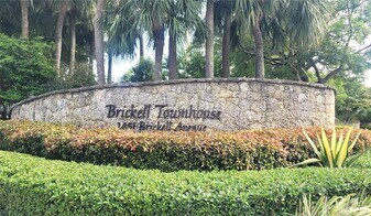 2451 Brickell Ave, Unit 10P in Miami, FL - Building Photo