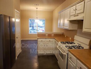 133 Ashwood N in Kyle, TX - Building Photo - Building Photo