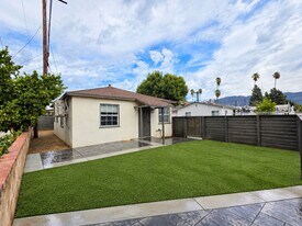 15069 Nurmi St in Los Angeles, CA - Building Photo