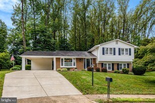 615 Kearney Ct SW in Vienna, VA - Building Photo