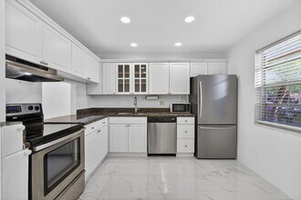 105 Lake Irene Dr in West Palm Beach, FL - Building Photo - Building Photo