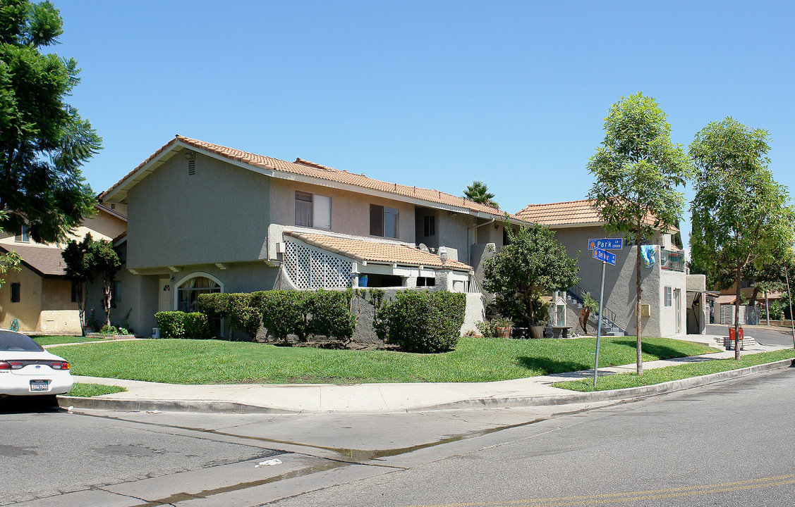 2035 N Park Ln in Orange, CA - Foto de edificio