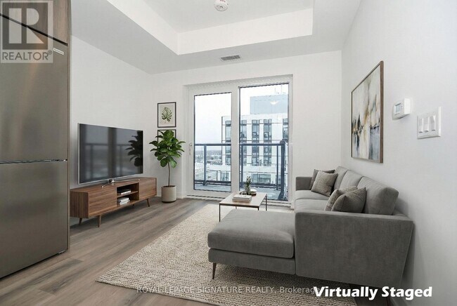 7439 Kingston Rd in Toronto, ON - Building Photo - Building Photo