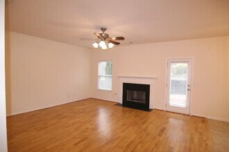 700 Moonlight Way in Suwanee, GA - Building Photo - Building Photo