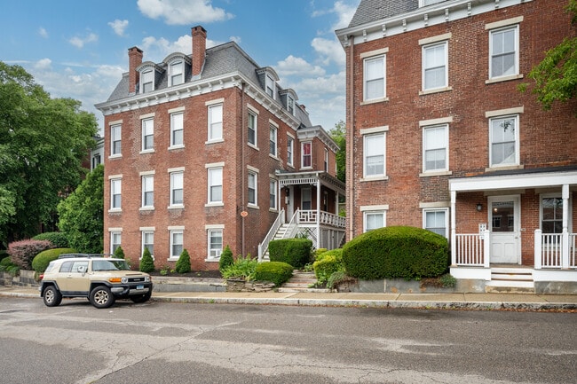 The Terraces Apartments in Norwich, CT - Foto de edificio - Building Photo
