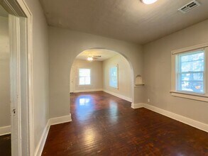 419 N Richmond Ave in Wichita, KS - Building Photo - Building Photo