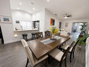 1208 Tiger Wood Ct in Valrico, FL - Building Photo - Building Photo