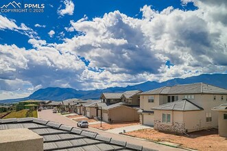 3425 Crst Holw Vw in Colorado Springs, CO - Foto de edificio - Building Photo