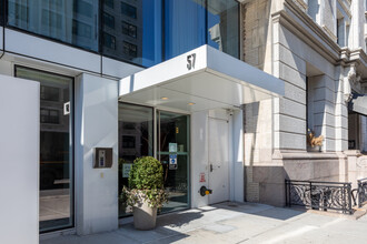 57 Irving Pl in New York, NY - Building Photo - Building Photo