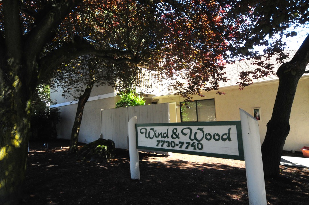 Wind & Wood Apartments in Edmonds, WA - Building Photo