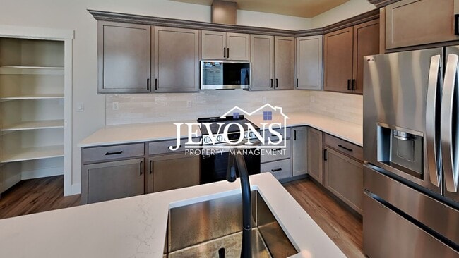 property at 413 S 97th Ave