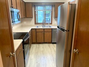 214 Swanton Rd in Madison, WI - Building Photo - Building Photo
