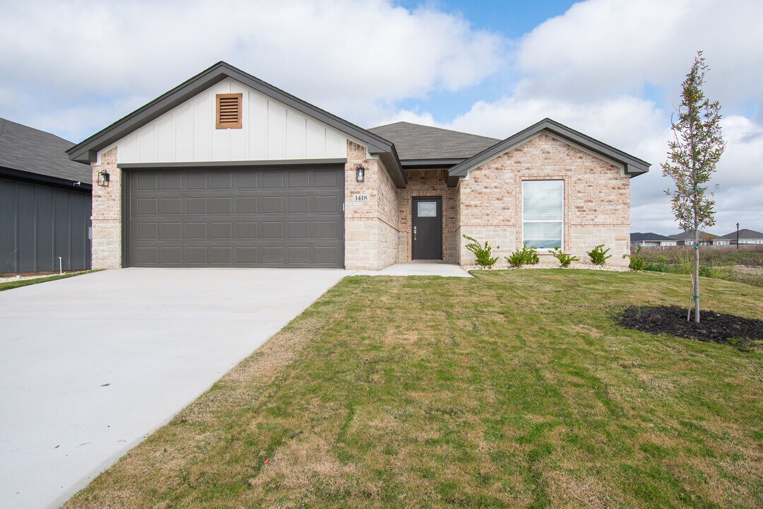1418 Cedar River Ln in Temple, TX - Building Photo