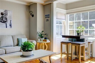 35 Pelham St-Unit -A in Newport, RI - Building Photo - Building Photo