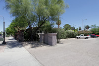 Hinchcliffe Court in Tucson, AZ - Building Photo - Building Photo