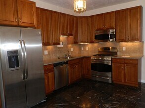 194 Auburn St in Newton, MA - Building Photo - Building Photo
